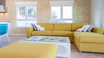 3-Bedroom Apartment with Sea-View Terrace in Okrug Gornji