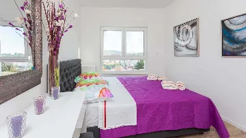 3-Bedroom Apartment with Sea-View Terrace in Okrug Gornji