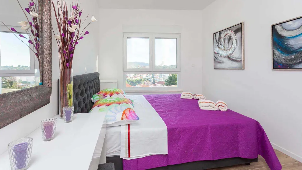 3-Bedroom Apartment with Sea-View Terrace in Okrug Gornji