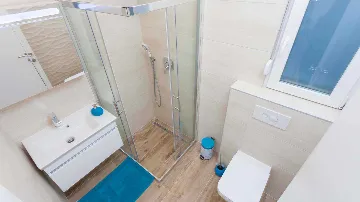 3-Bedroom Apartment with Sea-View Terrace in Okrug Gornji