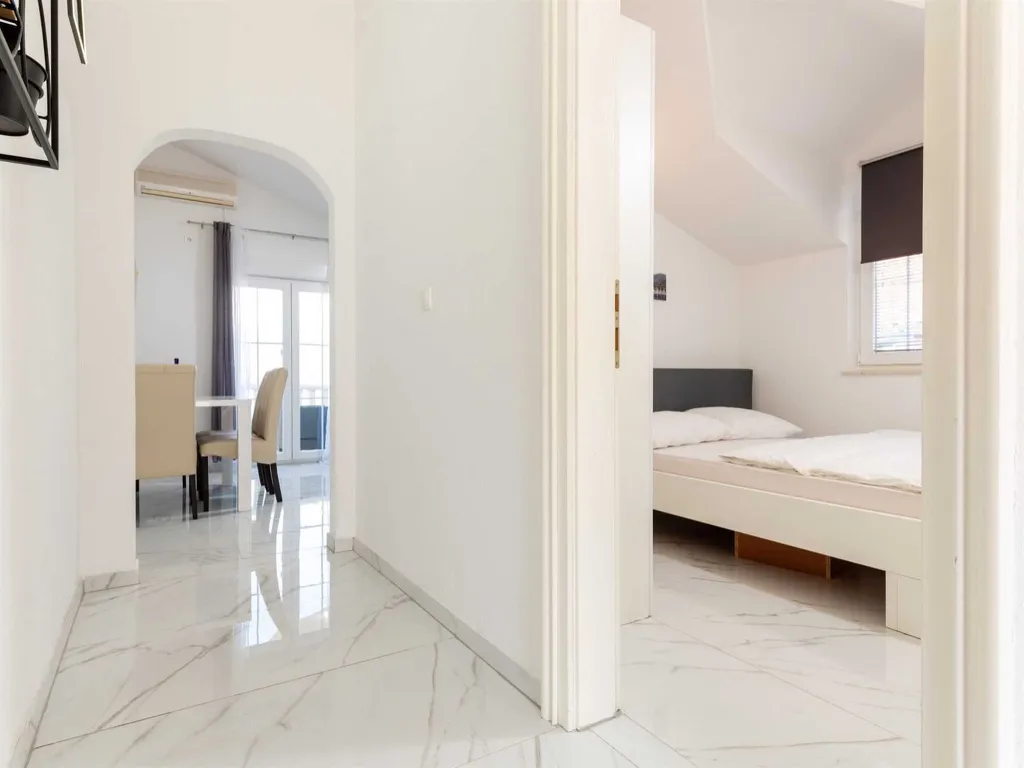 1-Bedroom Apartment in Trogir with Sea View