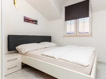 1-Bedroom Apartment in Trogir with Sea View