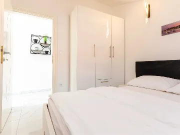 1-Bedroom Apartment in Trogir with Sea View