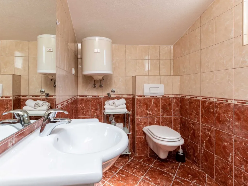 1-Bedroom Apartment in Trogir with Sea View