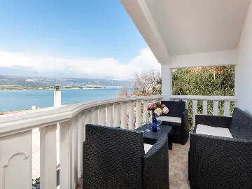 1-Bedroom Apartment in Trogir with Sea View