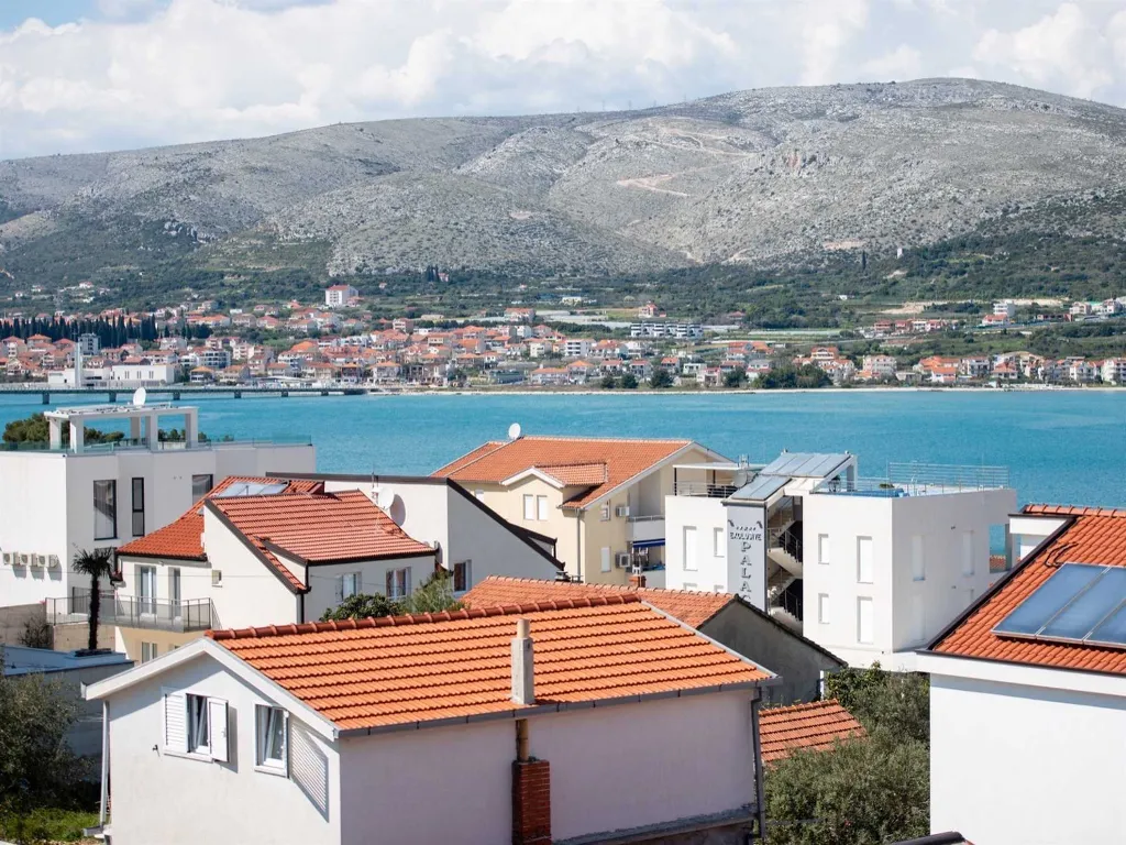 1-Bedroom Apartment in Trogir with Sea View