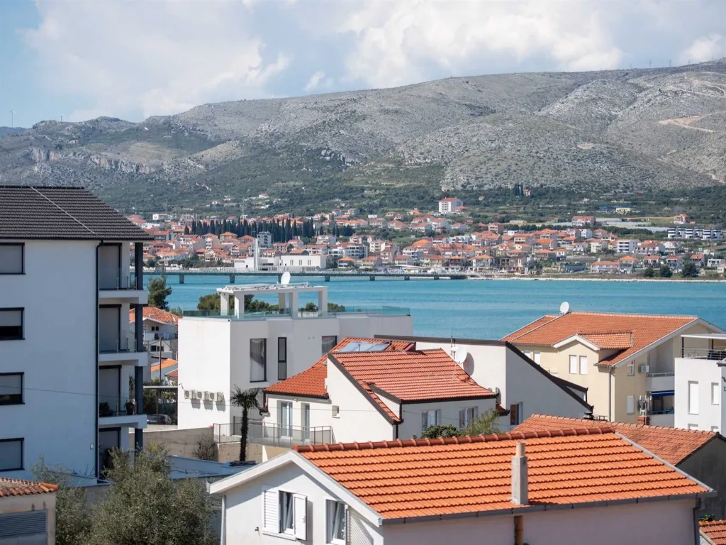 1-Bedroom Apartment in Trogir with Sea View