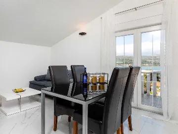 Apartment with Sea-View Balcony in Trogir