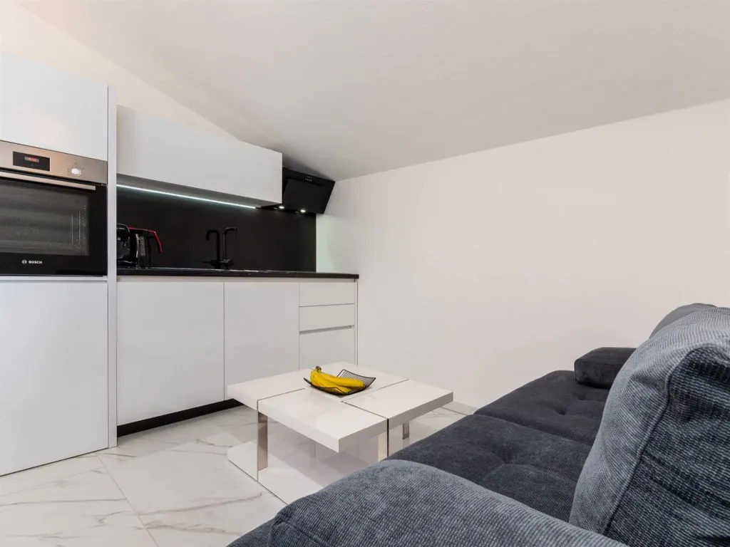 Apartment with Sea-View Balcony in Trogir