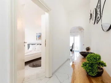 Apartment with Sea-View Balcony in Trogir