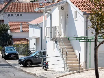 Apartment with Sea-View Balcony in Trogir