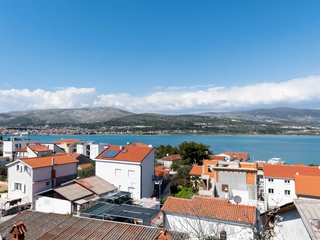 Apartment with Sea-View Balcony in Trogir