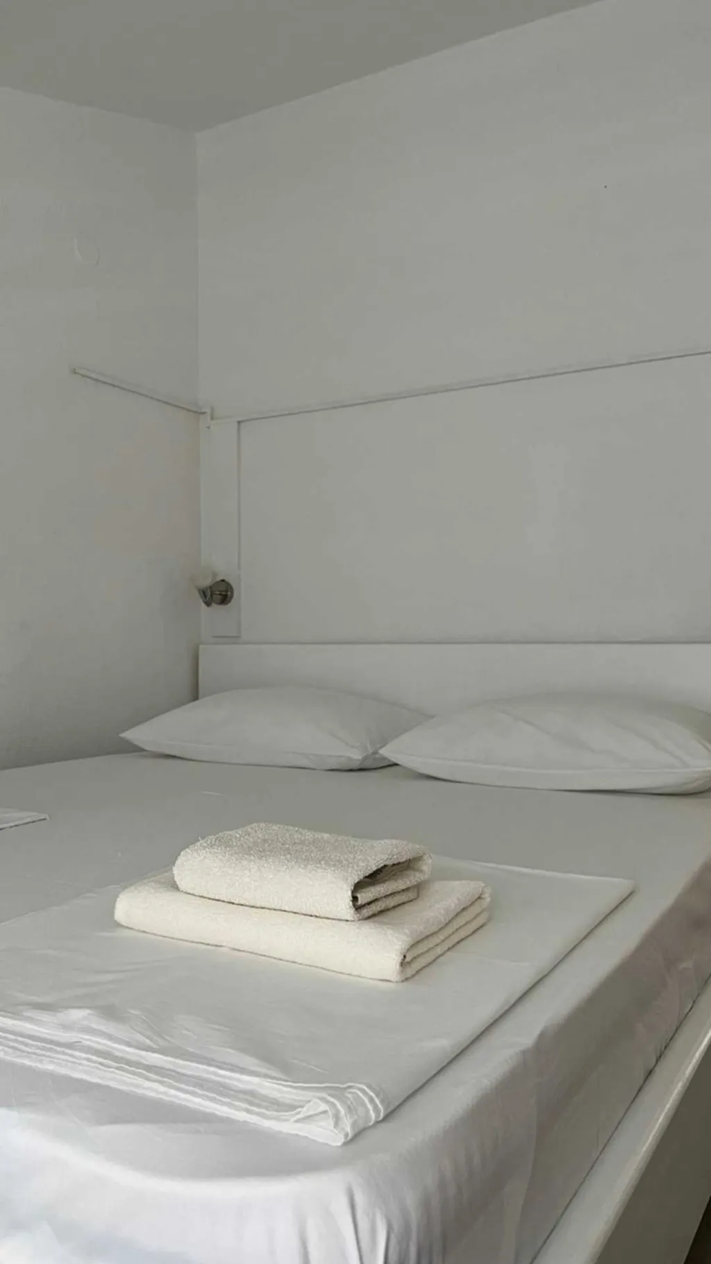 4-Bedroom Apartment in Okrug Gornji for 8 Guests