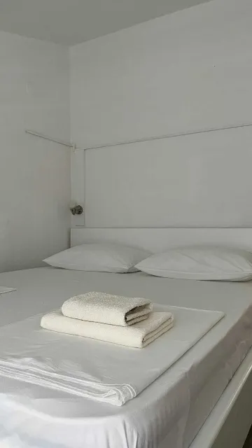 4-Bedroom Apartment in Okrug Gornji for 8 Guests