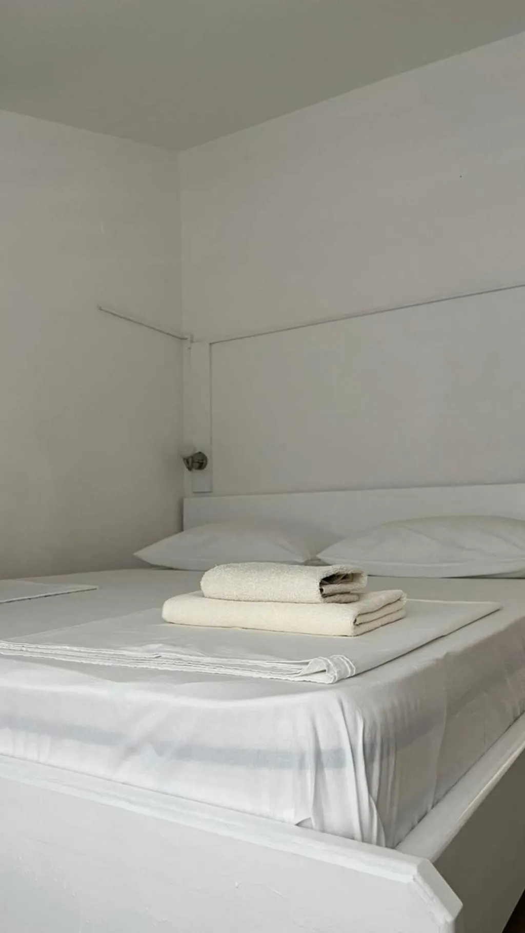4-Bedroom Apartment in Okrug Gornji for 8 Guests