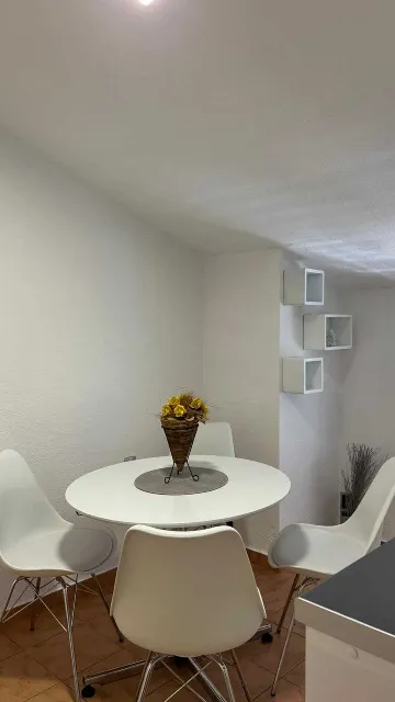 4-Bedroom Apartment in Okrug Gornji for 8 Guests