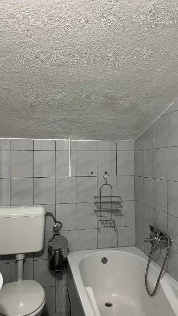 4-Bedroom Apartment in Okrug Gornji for 8 Guests