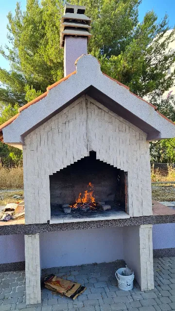 Apartment in Okrug Gornji for up to 6