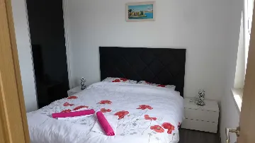 Apartment in Okrug Gornji for up to 6
