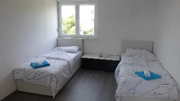 Apartment in Okrug Gornji for up to 6