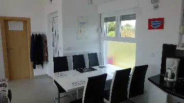 Apartment in Okrug Gornji for up to 6