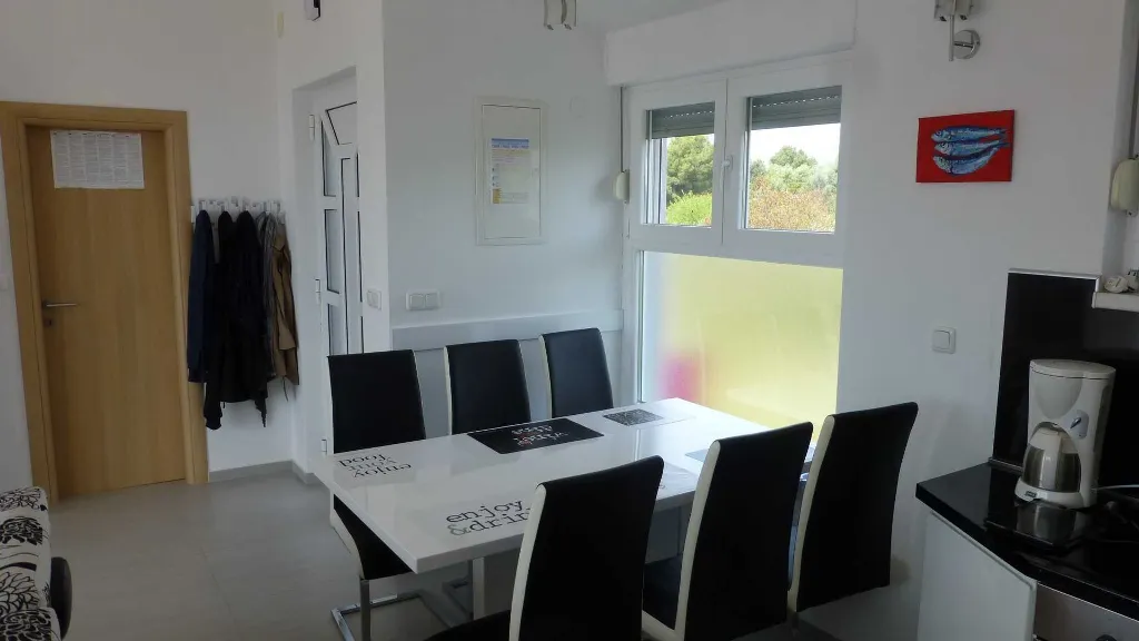 Apartment in Okrug Gornji for up to 6