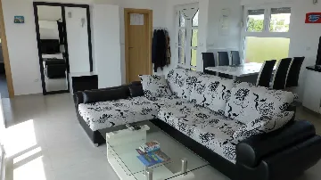 Apartment in Okrug Gornji for up to 6