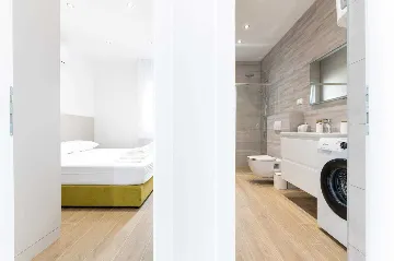 Air-Conditioned Apartment in Sevid na Moru for 6