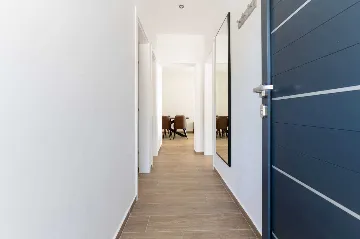 Air-Conditioned Apartment in Sevid na Moru for 6