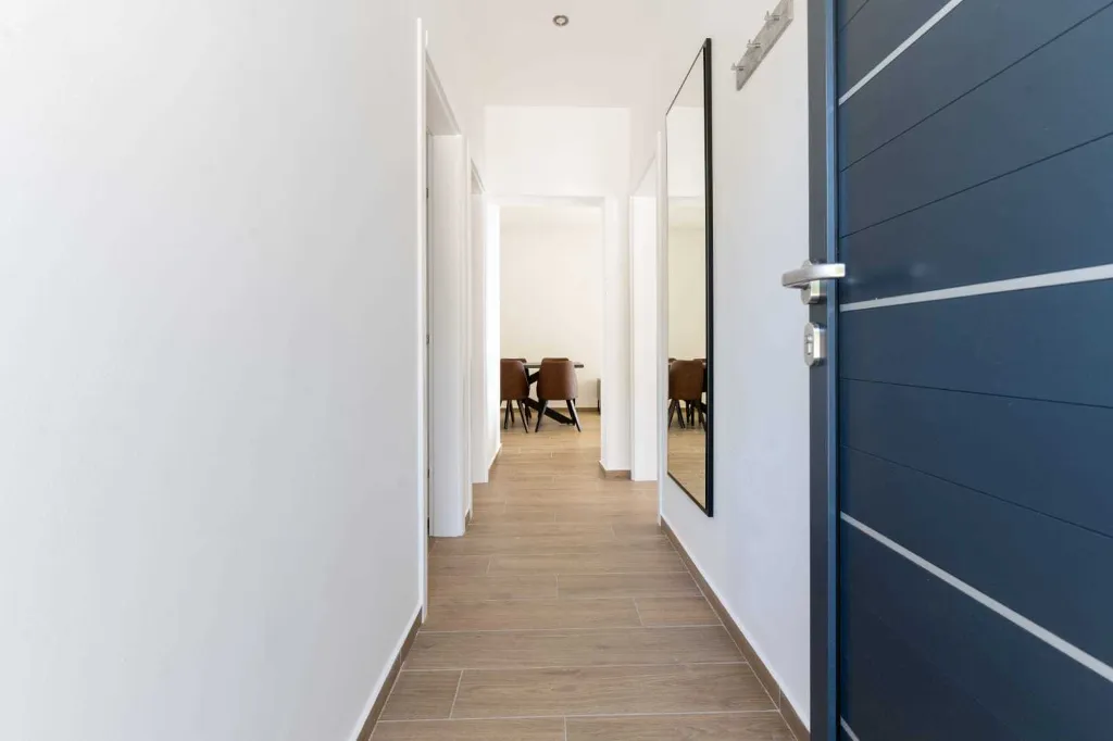 Air-Conditioned Apartment in Sevid na Moru for 6