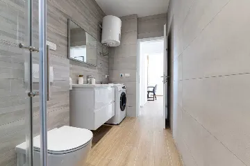 Air-Conditioned Apartment in Sevid na Moru for 6