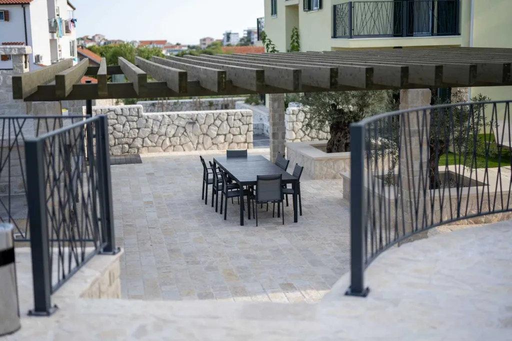 Air-Conditioned Apartment in Sevid na Moru for 6