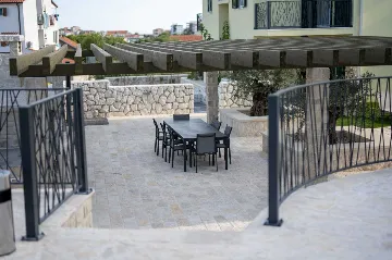 Air-Conditioned Apartment in Sevid na Moru for 6