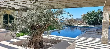 Air-Conditioned Apartment in Sevid na Moru for 6