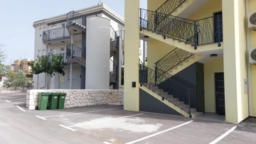 Air-Conditioned Apartment in Sevid na Moru for 6