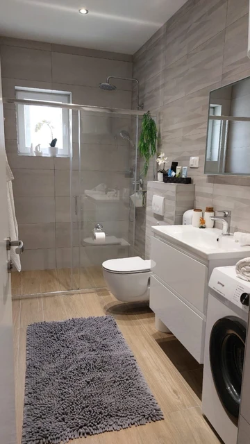 Air-Conditioned Apartment in Sevid na Moru for 6