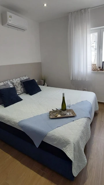 Air-Conditioned Apartment in Sevid na Moru for 6