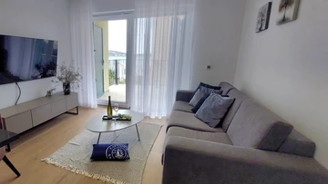 Air-Conditioned Apartment in Sevid na Moru for 6