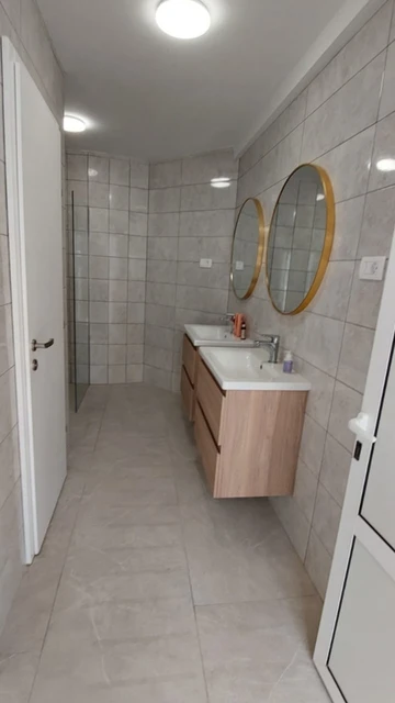 Air-Conditioned Apartment in Sevid na Moru for 6