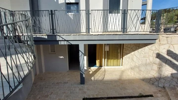 Air-Conditioned Apartment in Sevid na Moru for 6