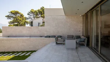 3-Bedroom Villa in Slatine for Up to 8 Guests