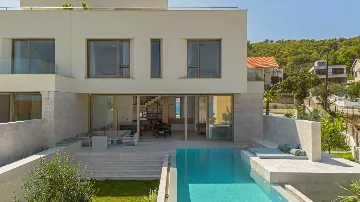 3-Bedroom Villa in Slatine for Up to 8 Guests