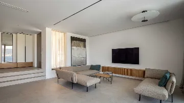 3-Bedroom Villa in Slatine for Up to 8 Guests