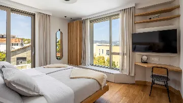 3-Bedroom Villa in Slatine for Up to 8 Guests