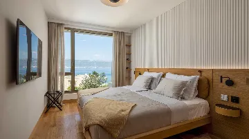 3-Bedroom Villa in Slatine for Up to 8 Guests