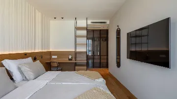 3-Bedroom Villa in Slatine for Up to 8 Guests