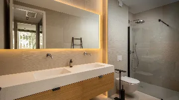 3-Bedroom Villa in Slatine for Up to 8 Guests