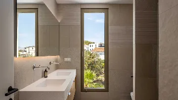 3-Bedroom Villa in Slatine for Up to 8 Guests