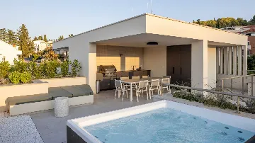 3-Bedroom Villa in Slatine for Up to 8 Guests