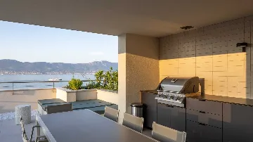 3-Bedroom Villa in Slatine for Up to 8 Guests